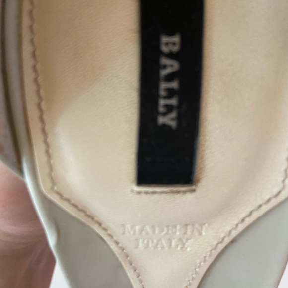 Rare! BALLY t-strap block heels size 7.5 - Picture 9 of 10